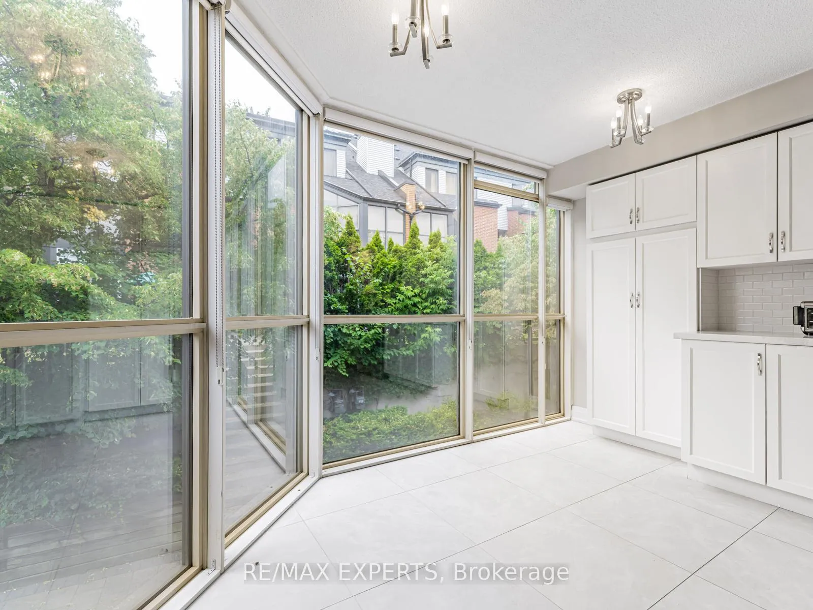 Photo 10 of Unit 215, 100 Arbors Lane, Vaughan, West Woodbridge — HOMEH