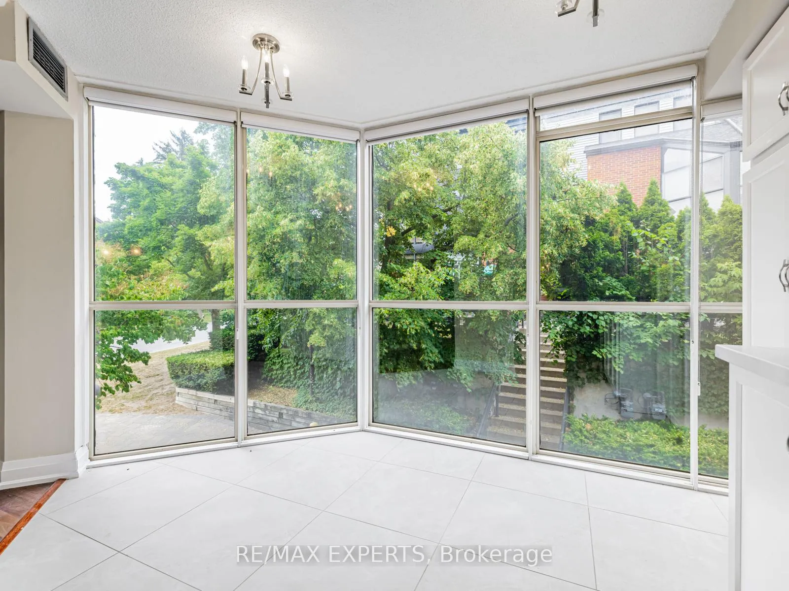 Photo 11 of Unit 215, 100 Arbors Lane, Vaughan, West Woodbridge — HOMEH