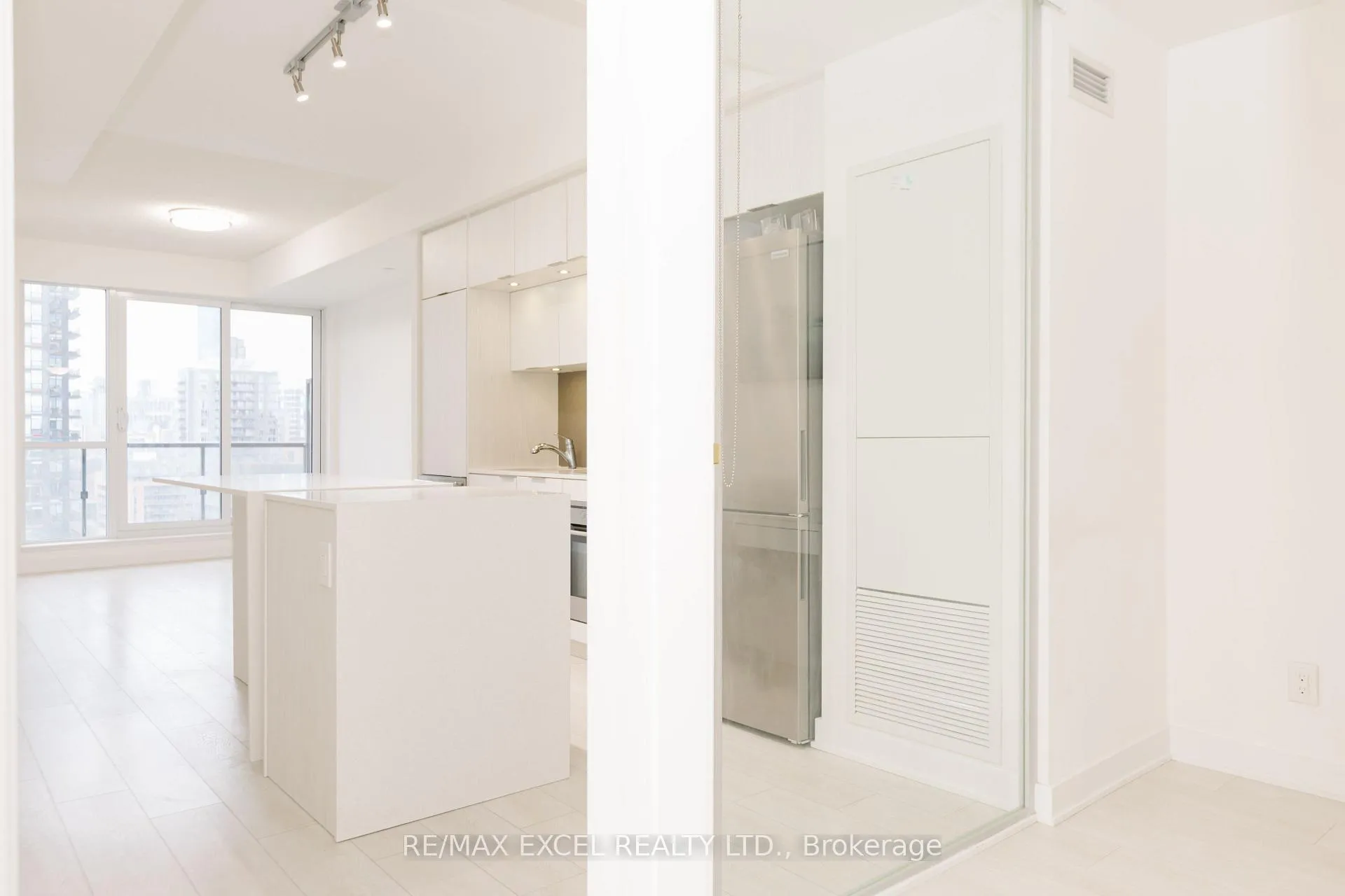 Photo 13 of Unit 1307, 170 Sumach Street, Toronto, Regent Park — HOMEH