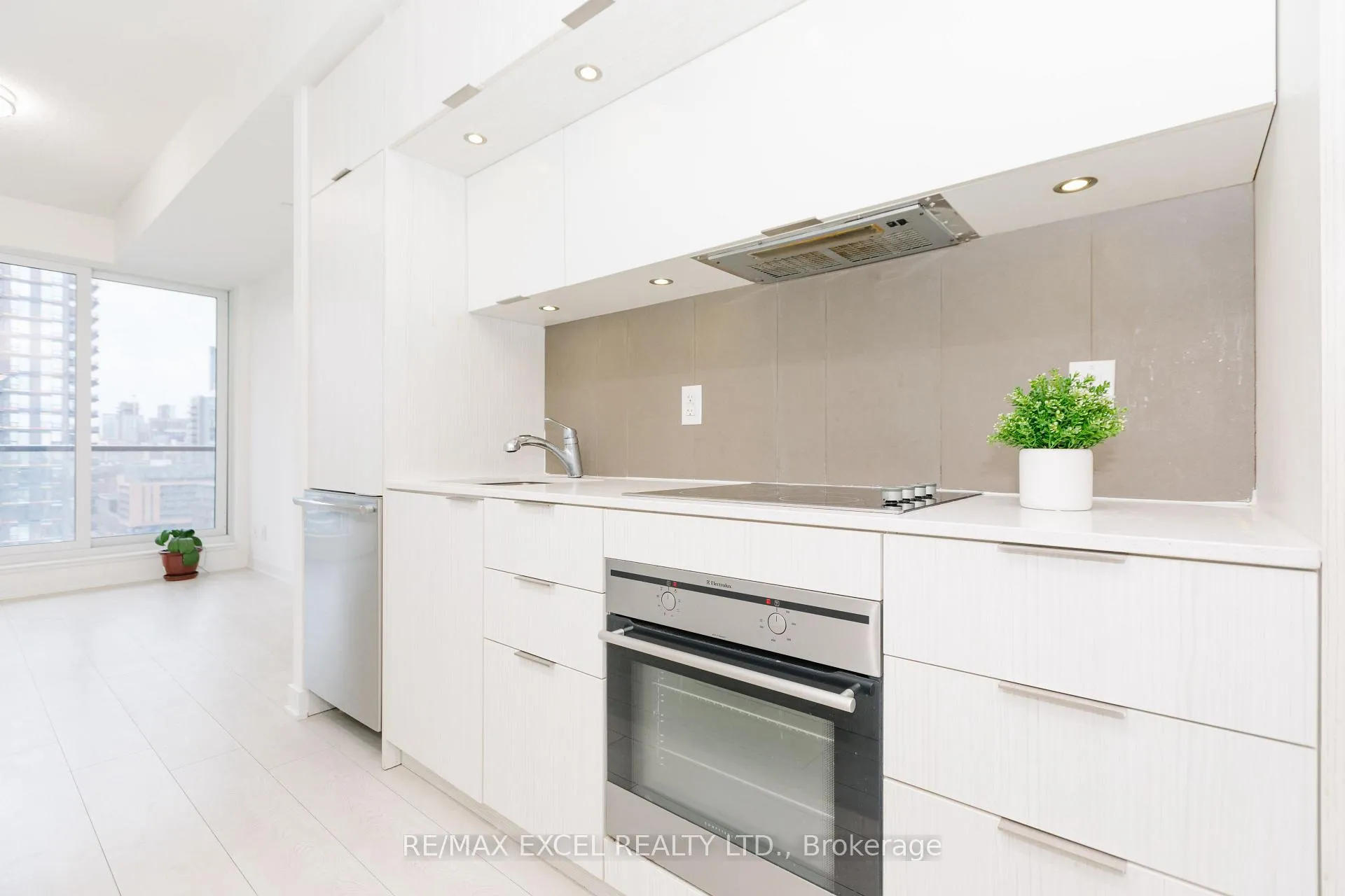 Photo 17 of Unit 1307, 170 Sumach Street, Toronto, Regent Park — HOMEH