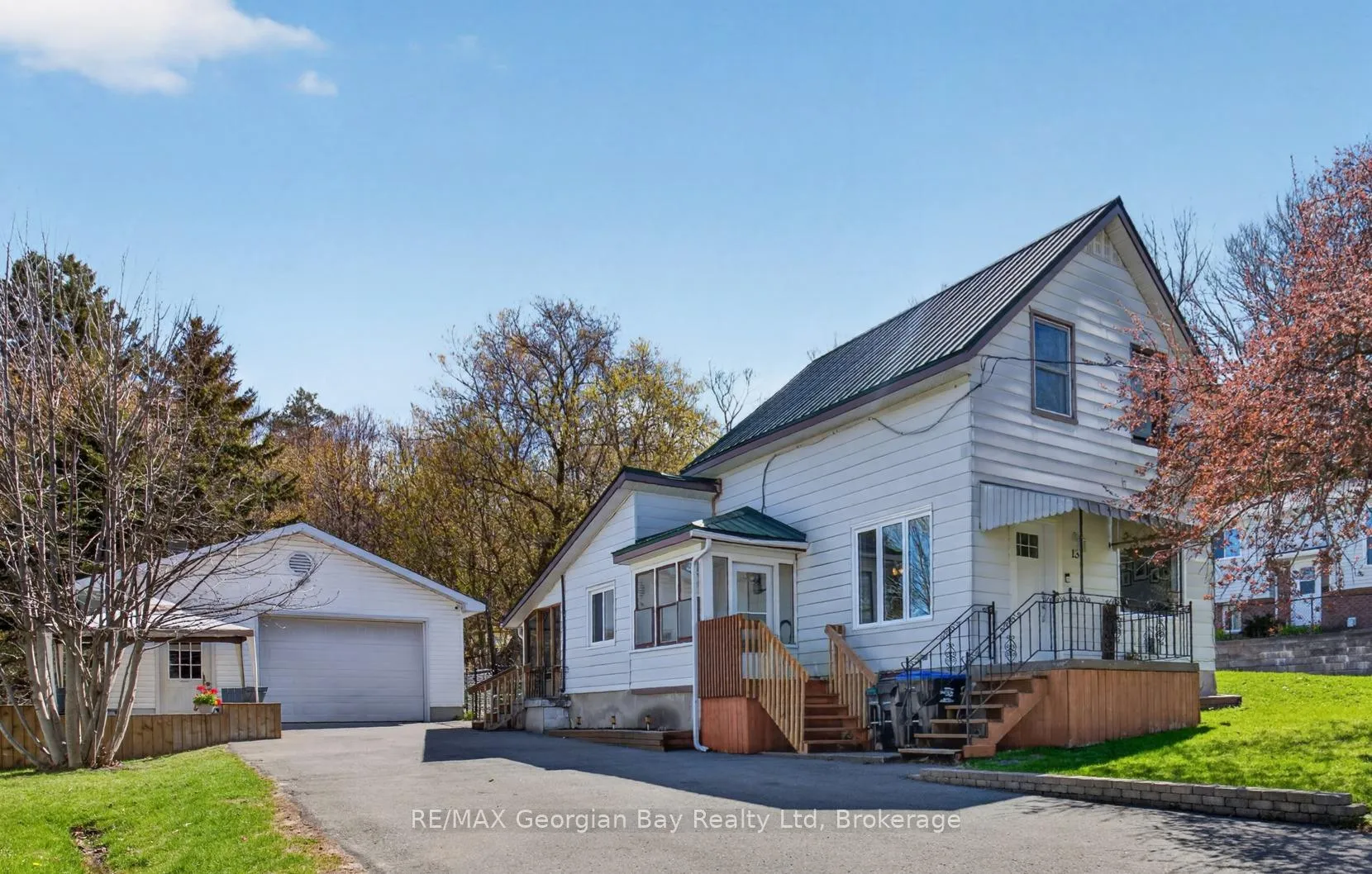 Photo 1 of 13 Centre Street, Penetanguishene — HOMEH