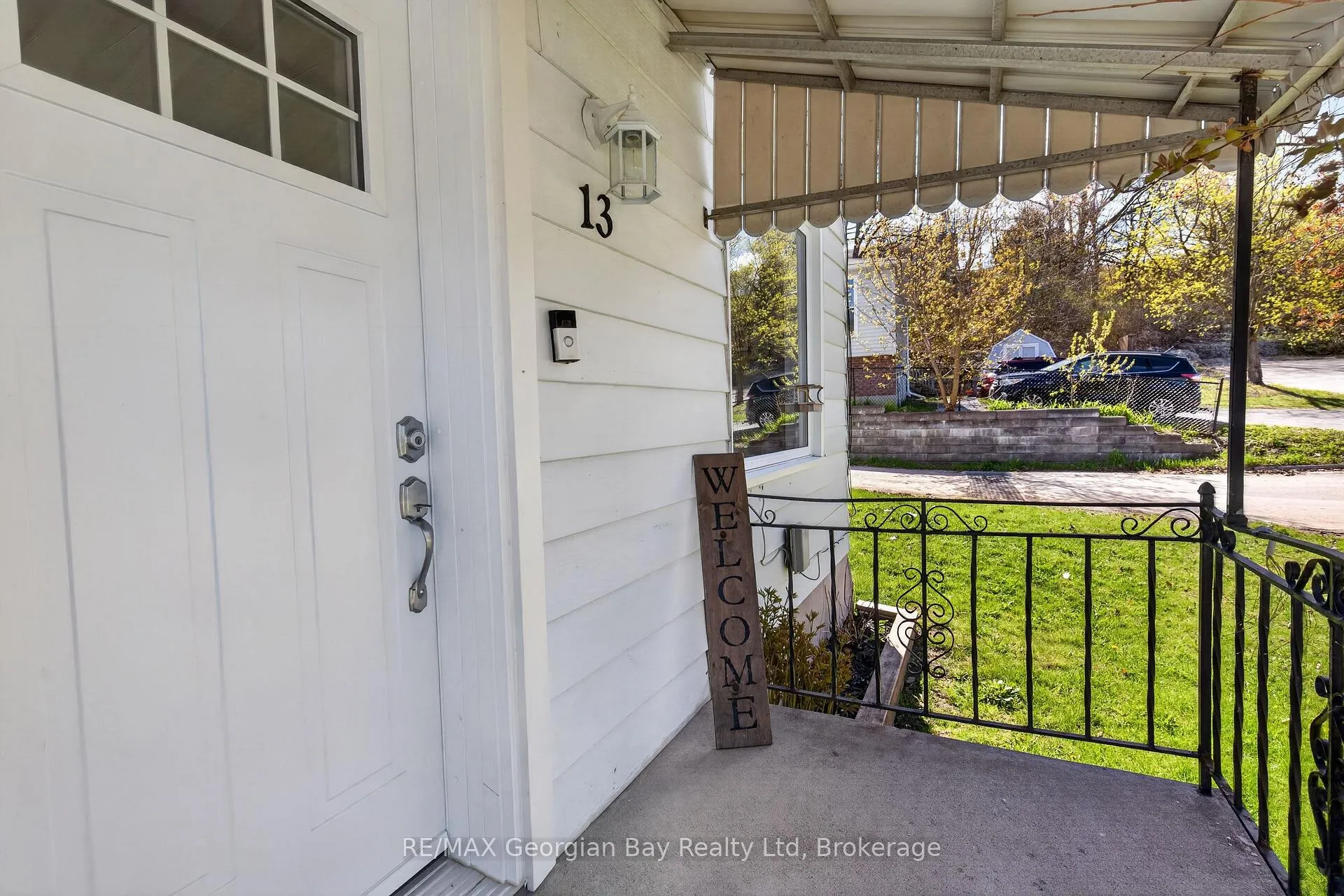 Photo 2 of 13 Centre Street, Penetanguishene — HOMEH