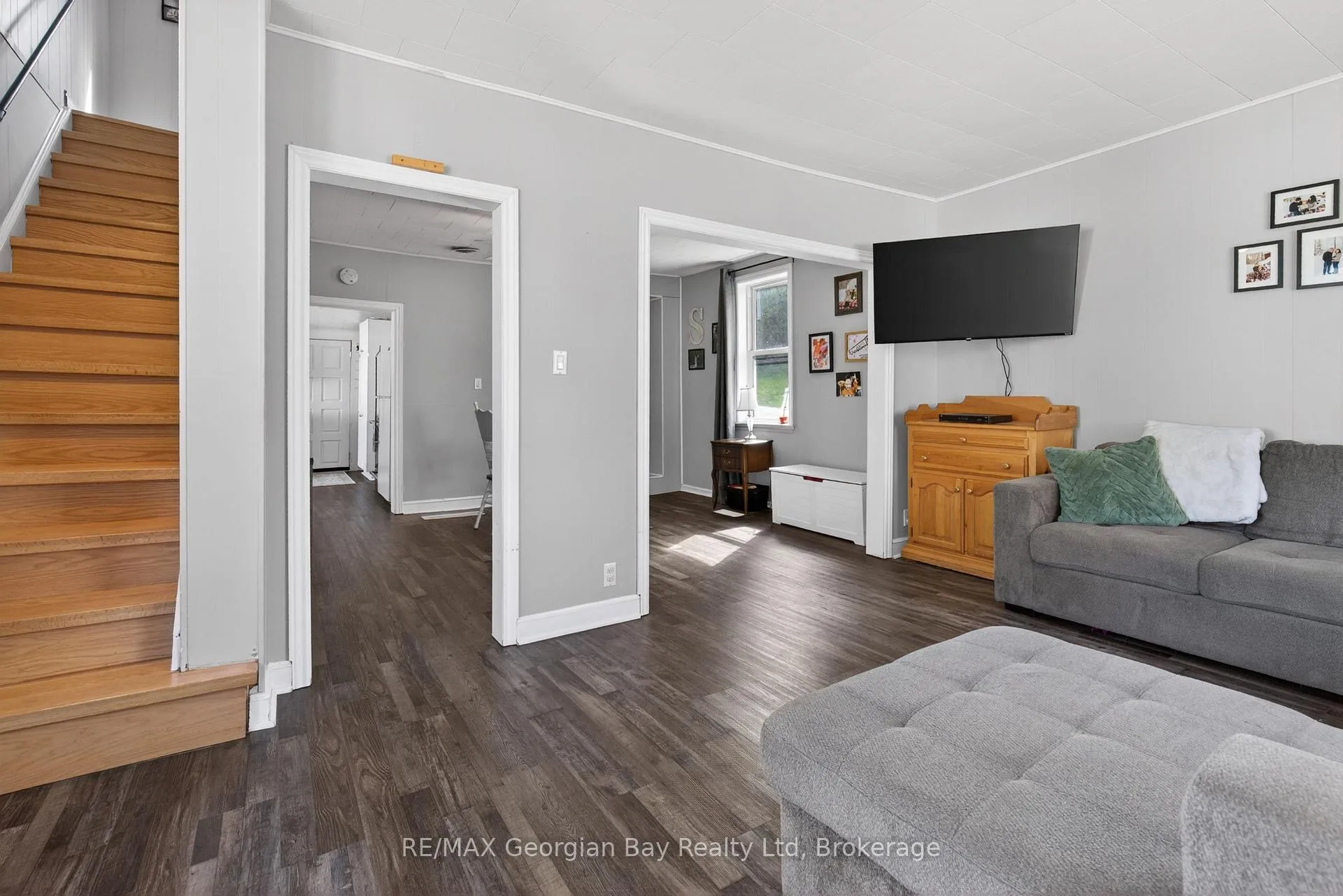 Photo 5 of 13 Centre Street, Penetanguishene — HOMEH