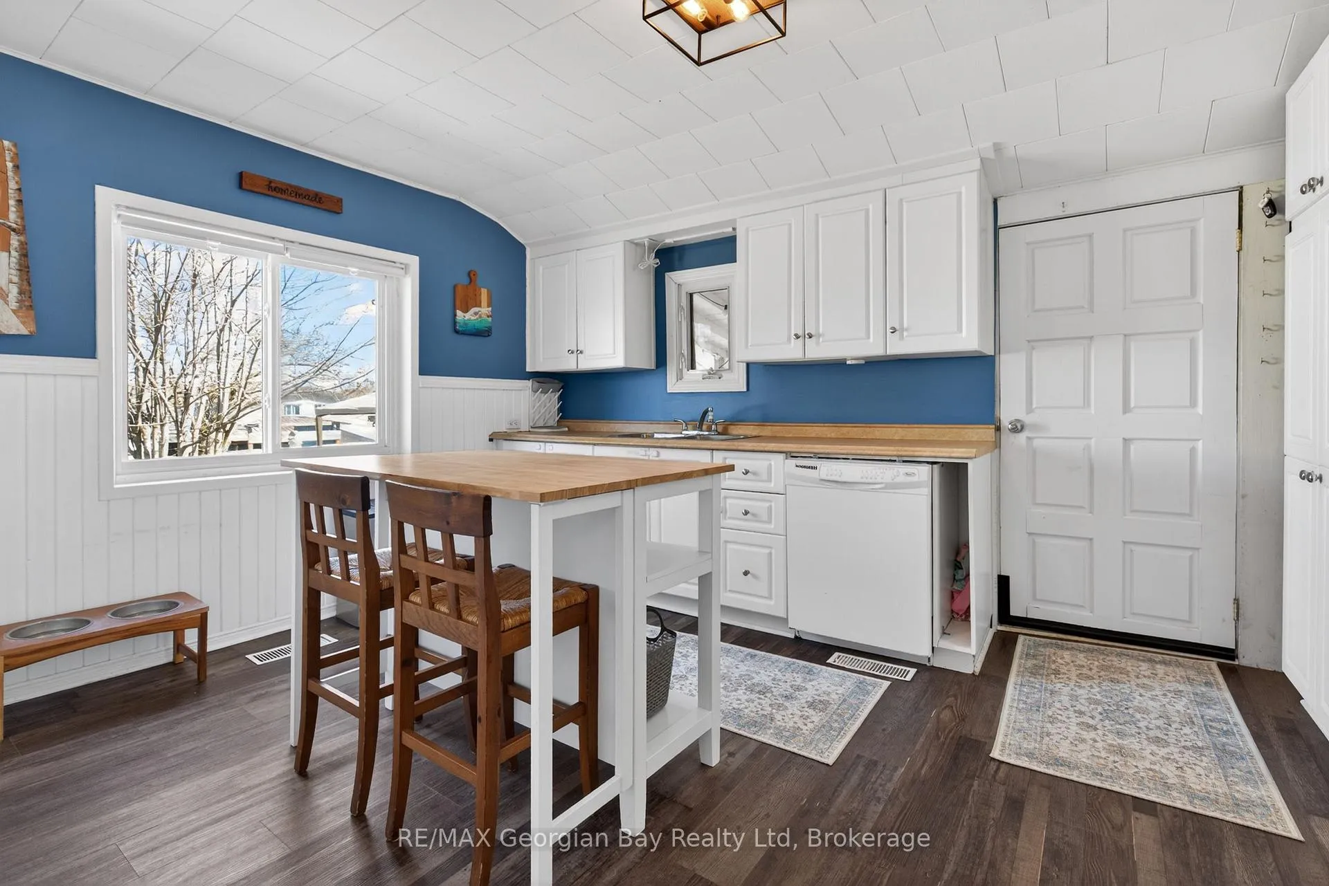 Photo 9 of 13 Centre Street, Penetanguishene — HOMEH