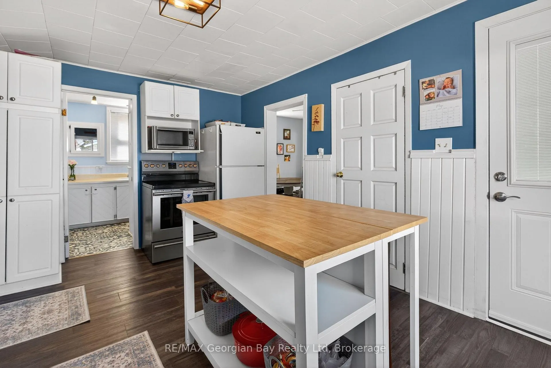 Photo 11 of 13 Centre Street, Penetanguishene — HOMEH