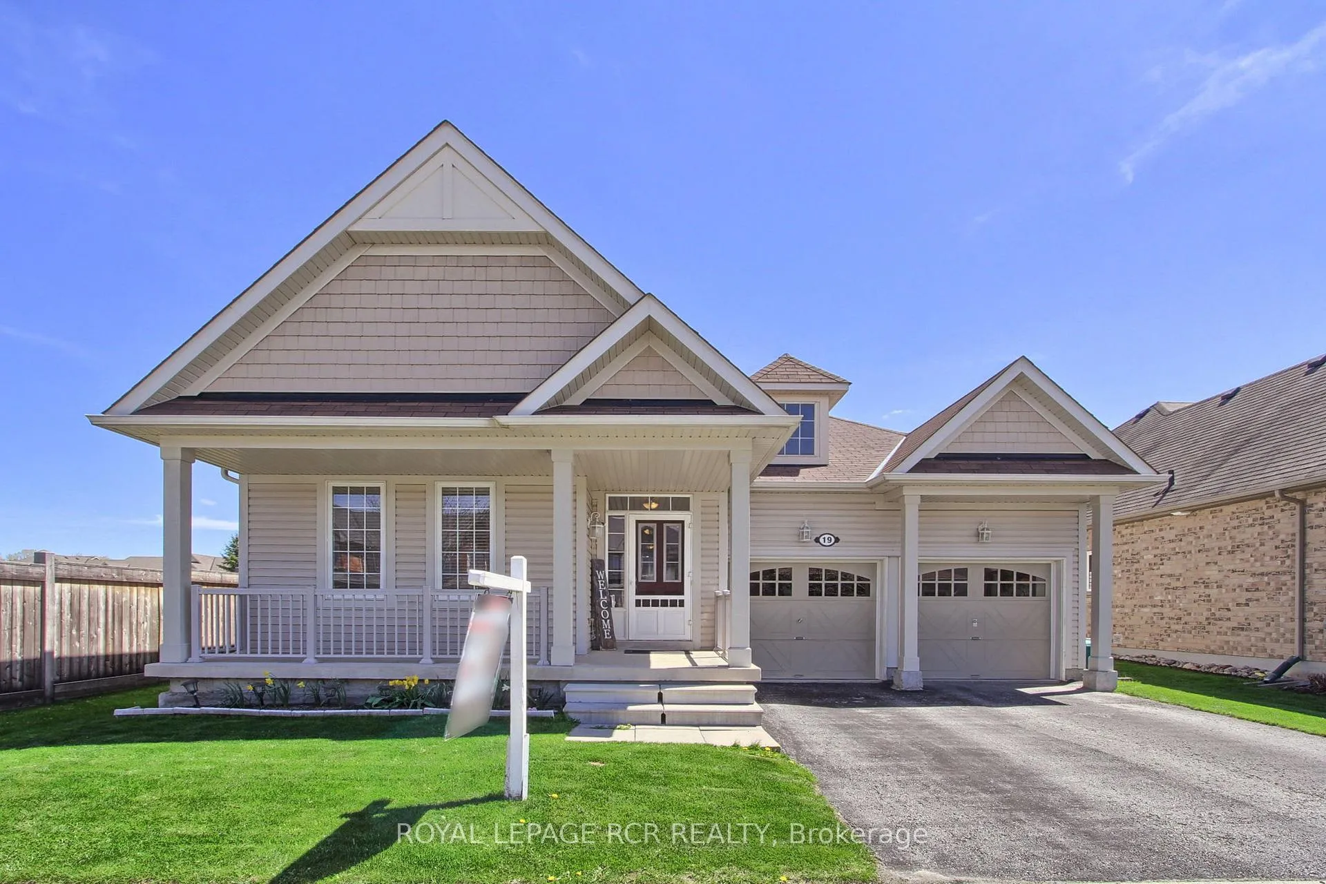 Photo 1 of 19 Wyndham Circle, Georgina, Sutton & Jackson's Point — HOMEH