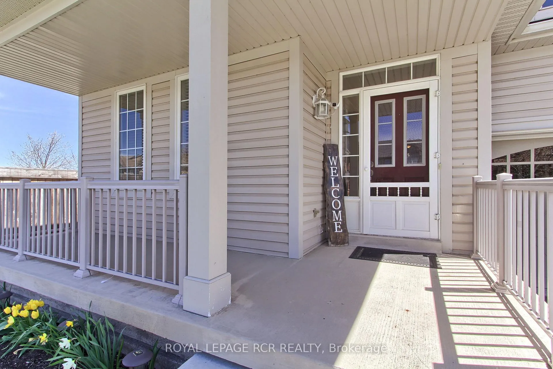 Photo 2 of 19 Wyndham Circle, Georgina, Sutton & Jackson's Point — HOMEH