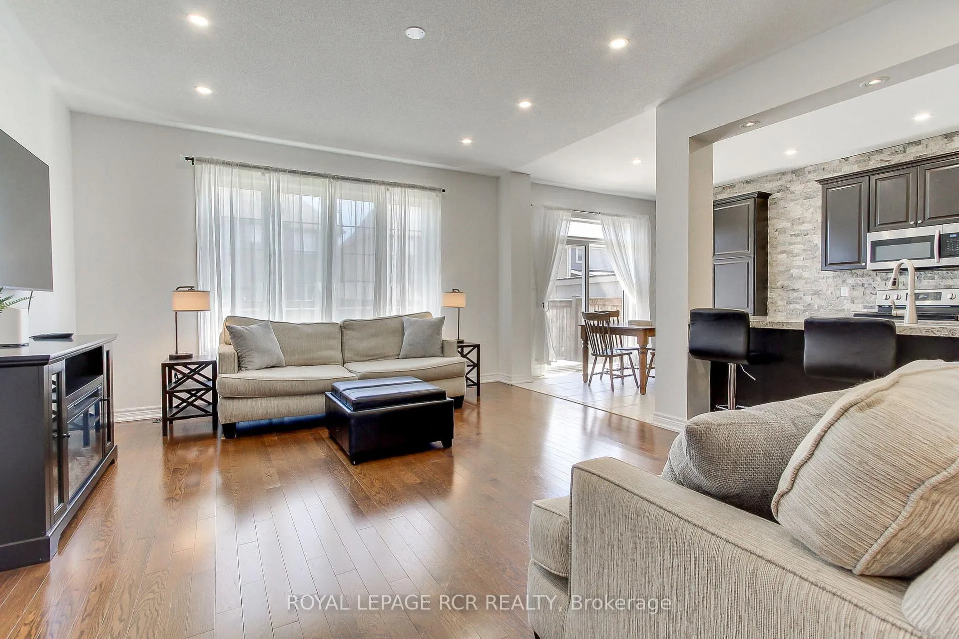 Photo 21 of 19 Wyndham Circle, Georgina, Sutton & Jackson's Point — HOMEH