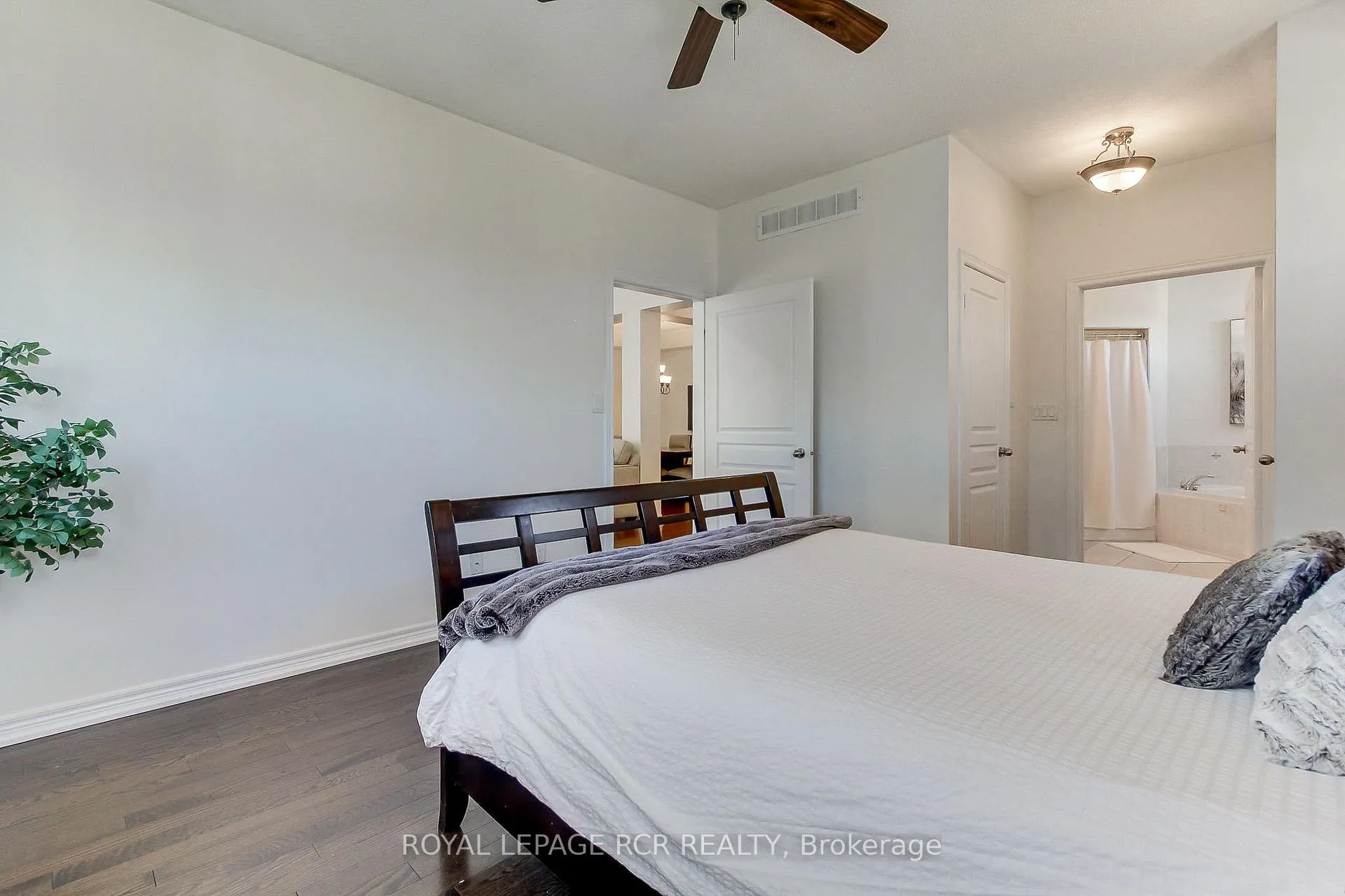Photo 23 of 19 Wyndham Circle, Georgina, Sutton & Jackson's Point — HOMEH