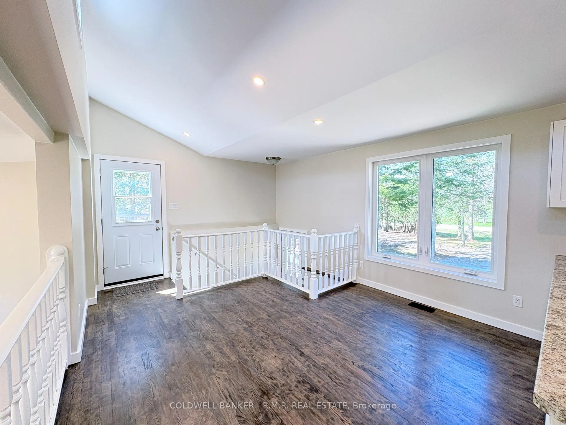 Photo 11 of 1355 Furniss Drive, Ramara, Brechin — HOMEH