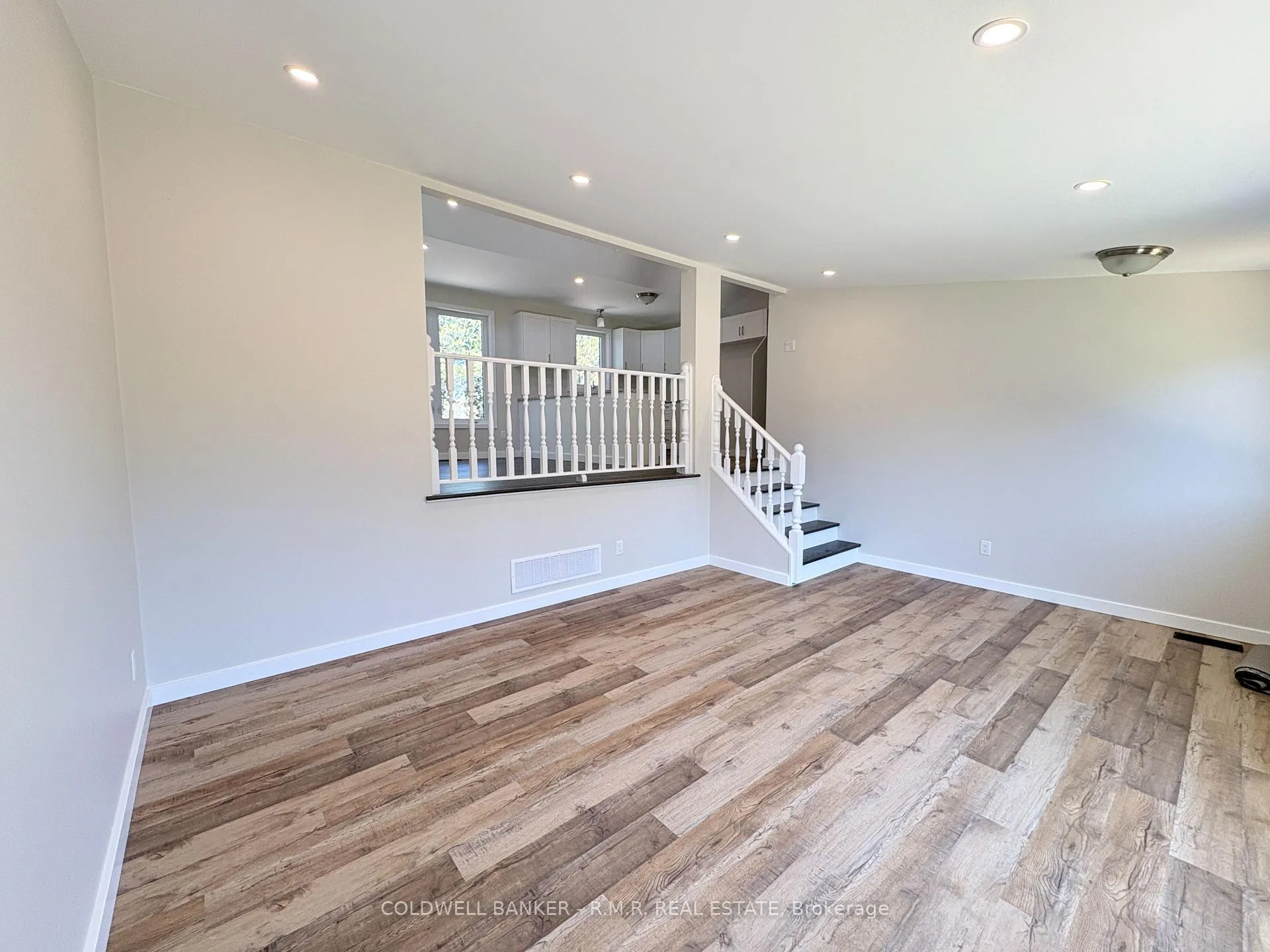 Photo 12 of 1355 Furniss Drive, Ramara, Brechin — HOMEH
