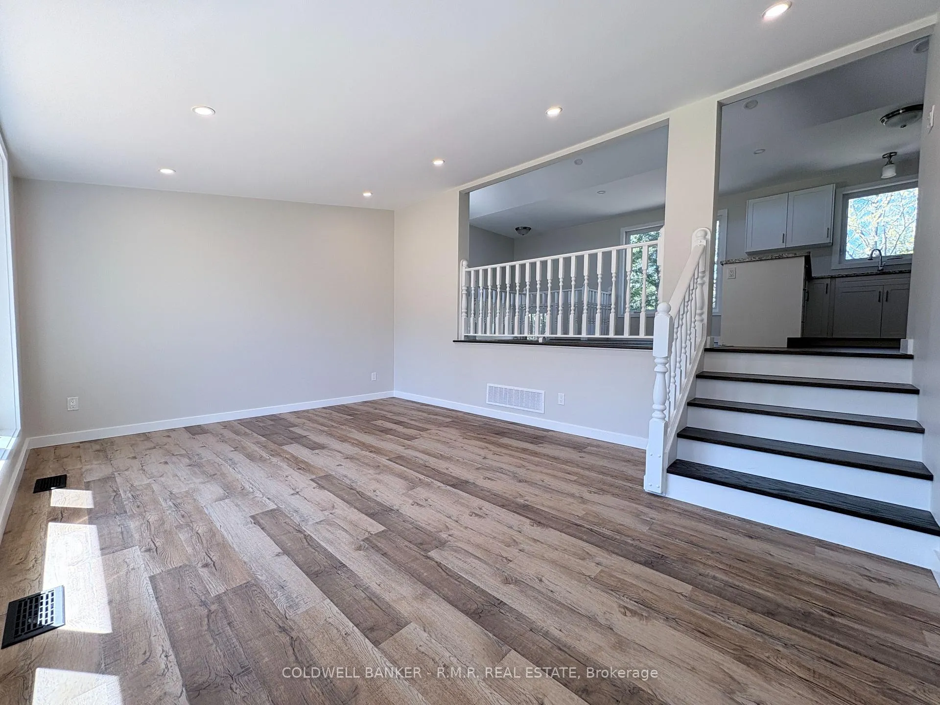 Photo 13 of 1355 Furniss Drive, Ramara, Brechin — HOMEH