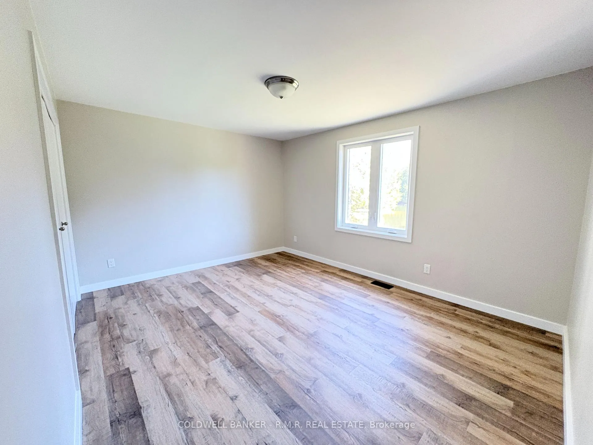 Photo 18 of 1355 Furniss Drive, Ramara, Brechin — HOMEH