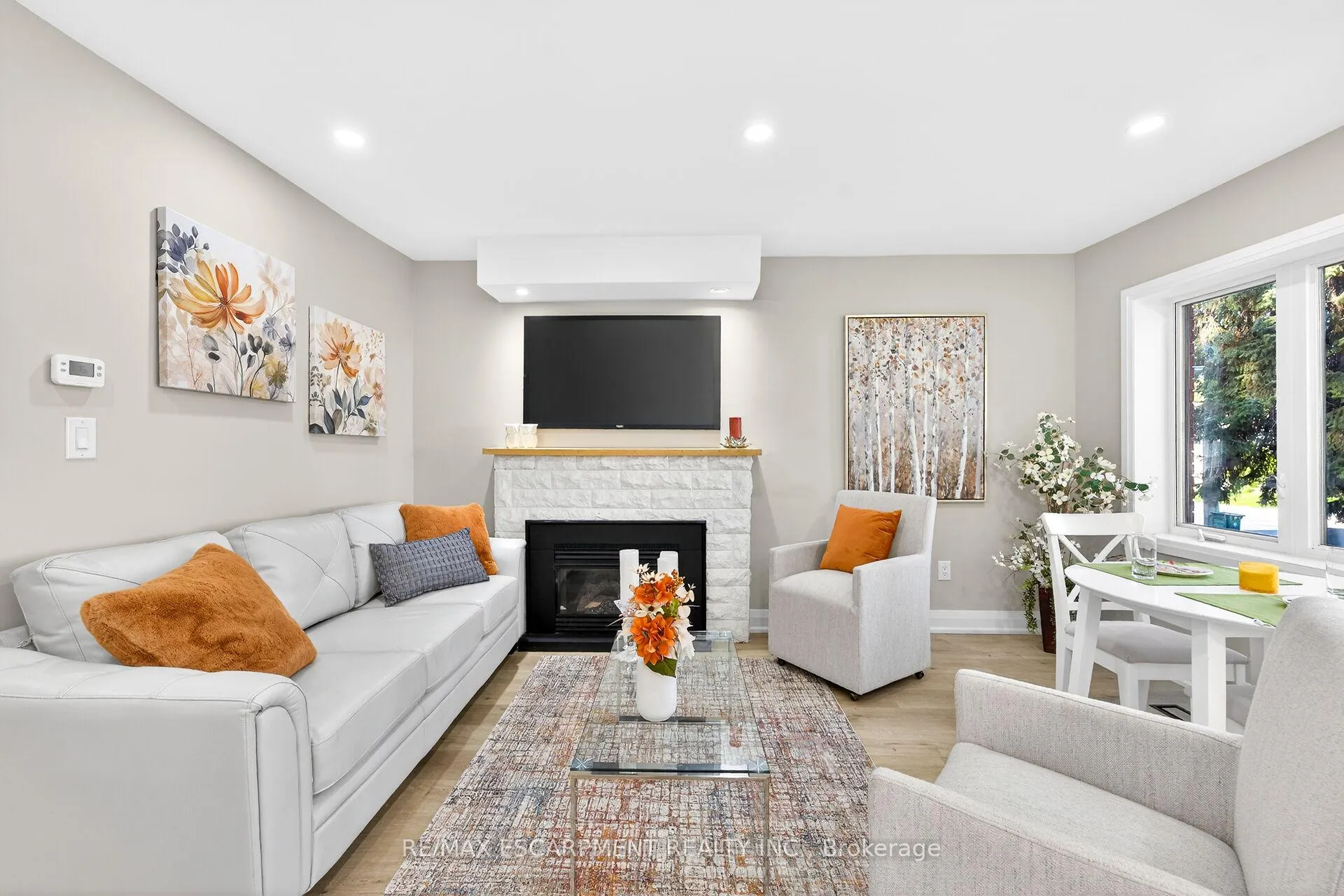 Photo 15 of 262 Broadway Avenue, Hamilton, Ainslie Wood — HOMEH