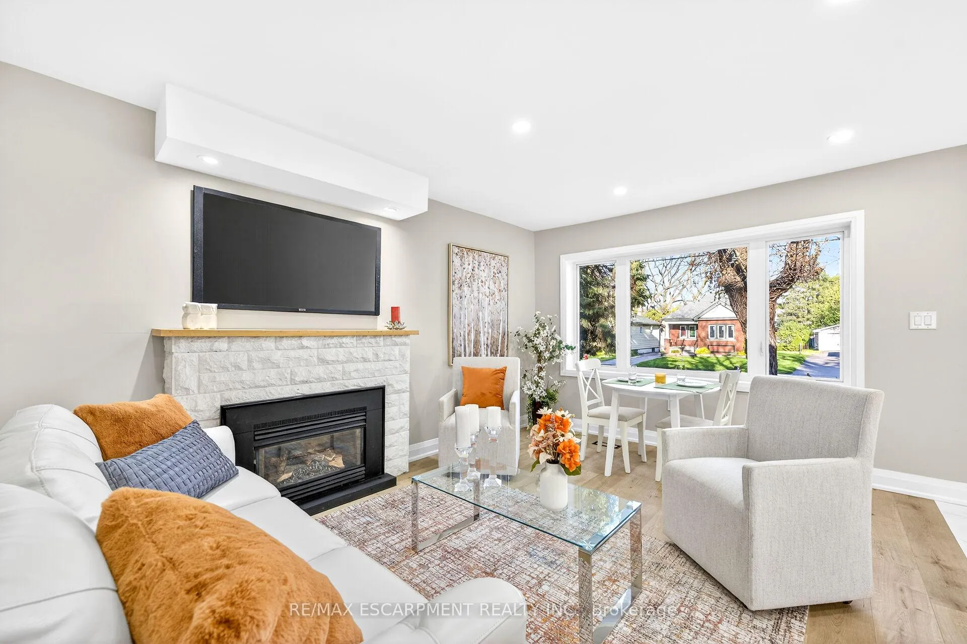 Photo 16 of 262 Broadway Avenue, Hamilton, Ainslie Wood — HOMEH