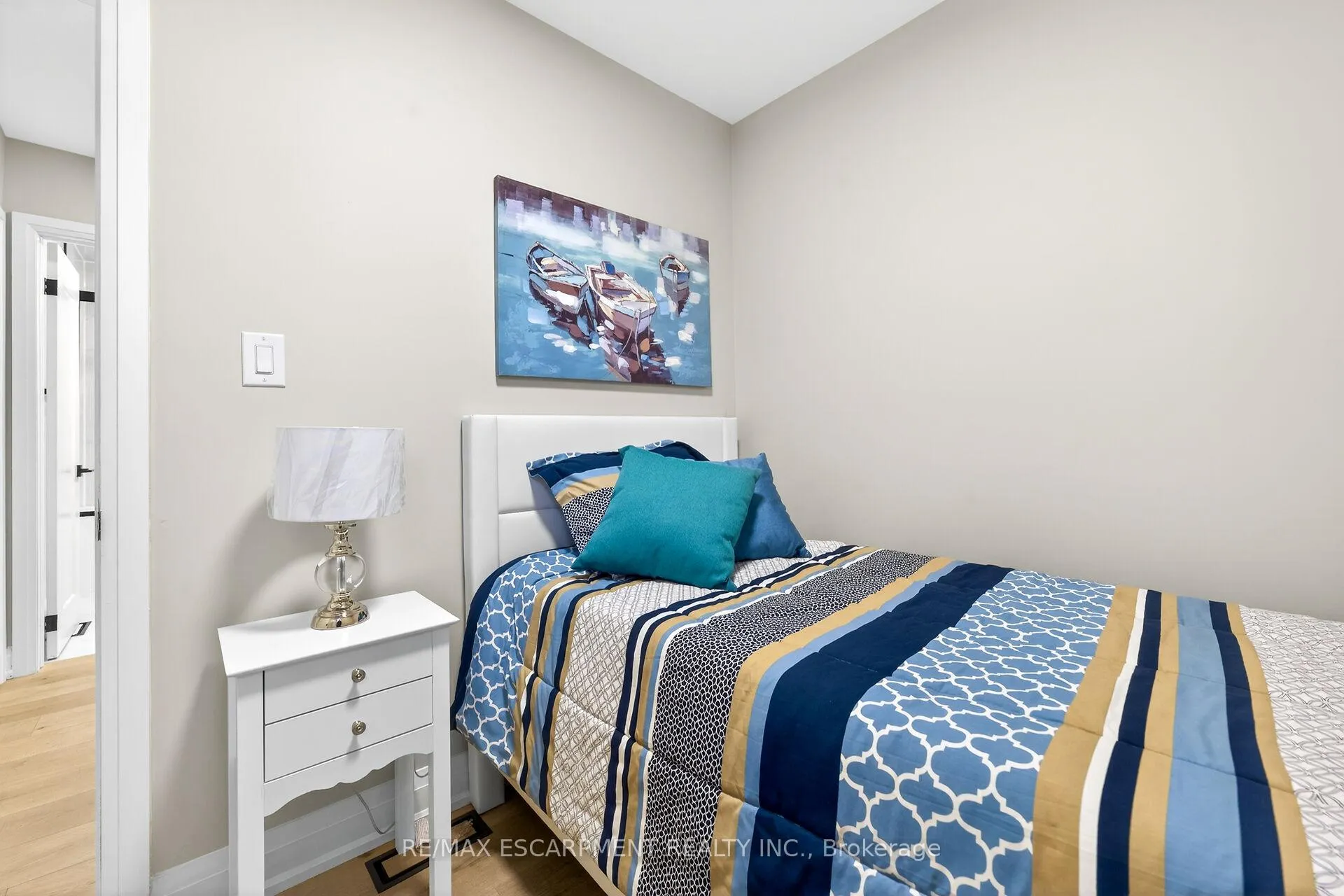 Photo 23 of 262 Broadway Avenue, Hamilton, Ainslie Wood — HOMEH