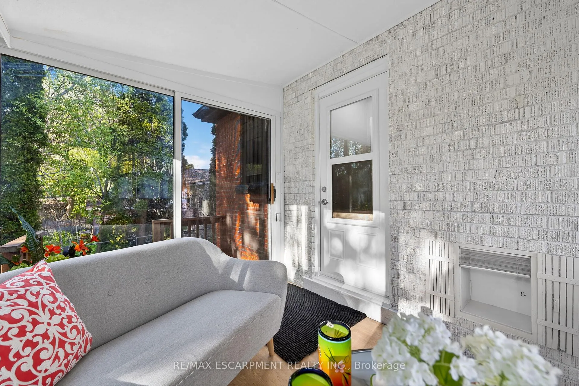 Photo 28 of 262 Broadway Avenue, Hamilton, Ainslie Wood — HOMEH