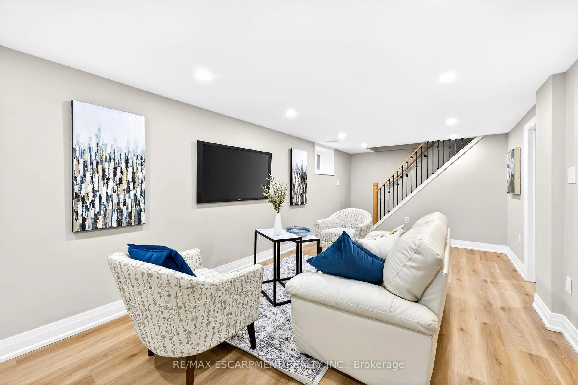 Photo 31 of 262 Broadway Avenue, Hamilton, Ainslie Wood — HOMEH