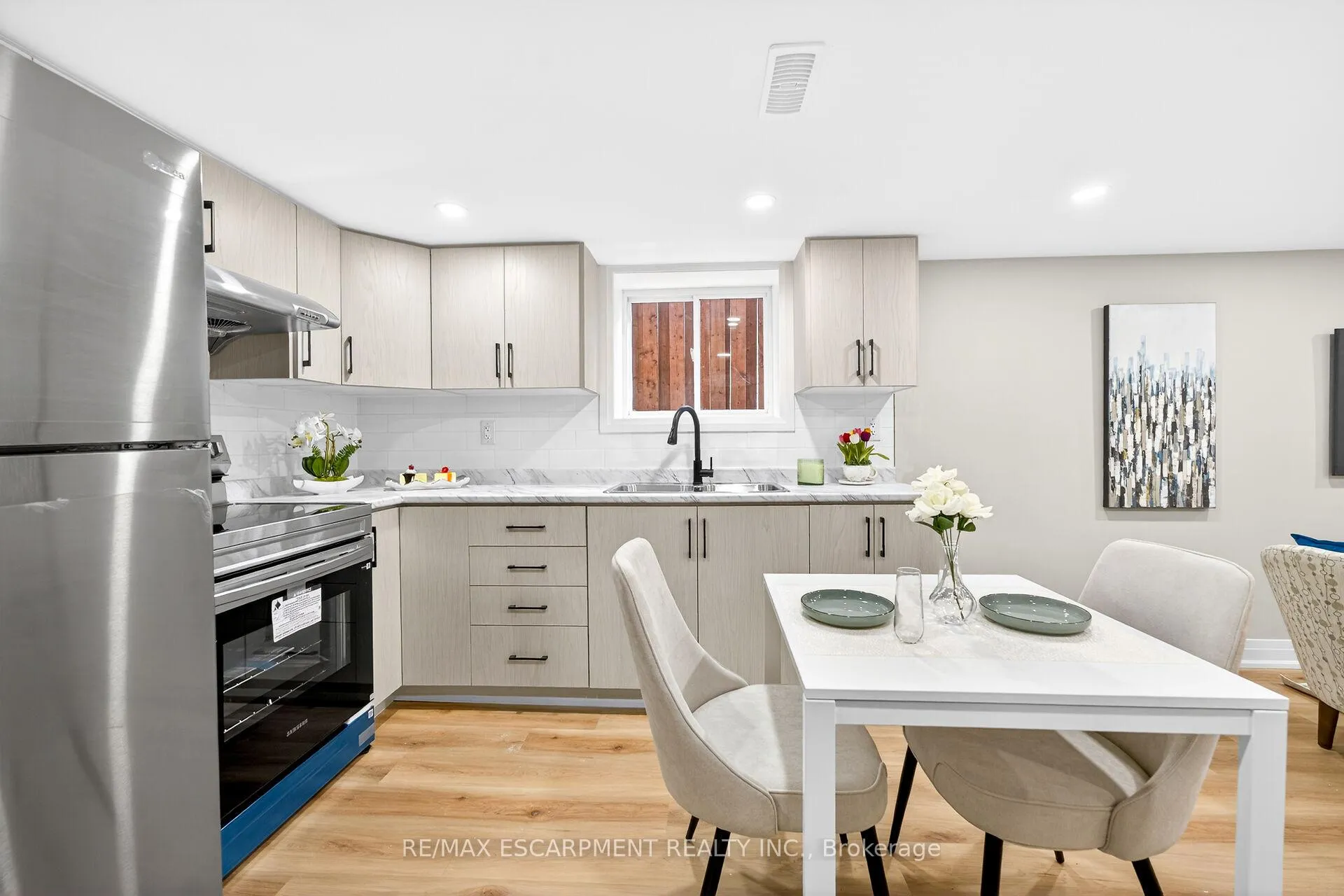 Photo 33 of 262 Broadway Avenue, Hamilton, Ainslie Wood — HOMEH