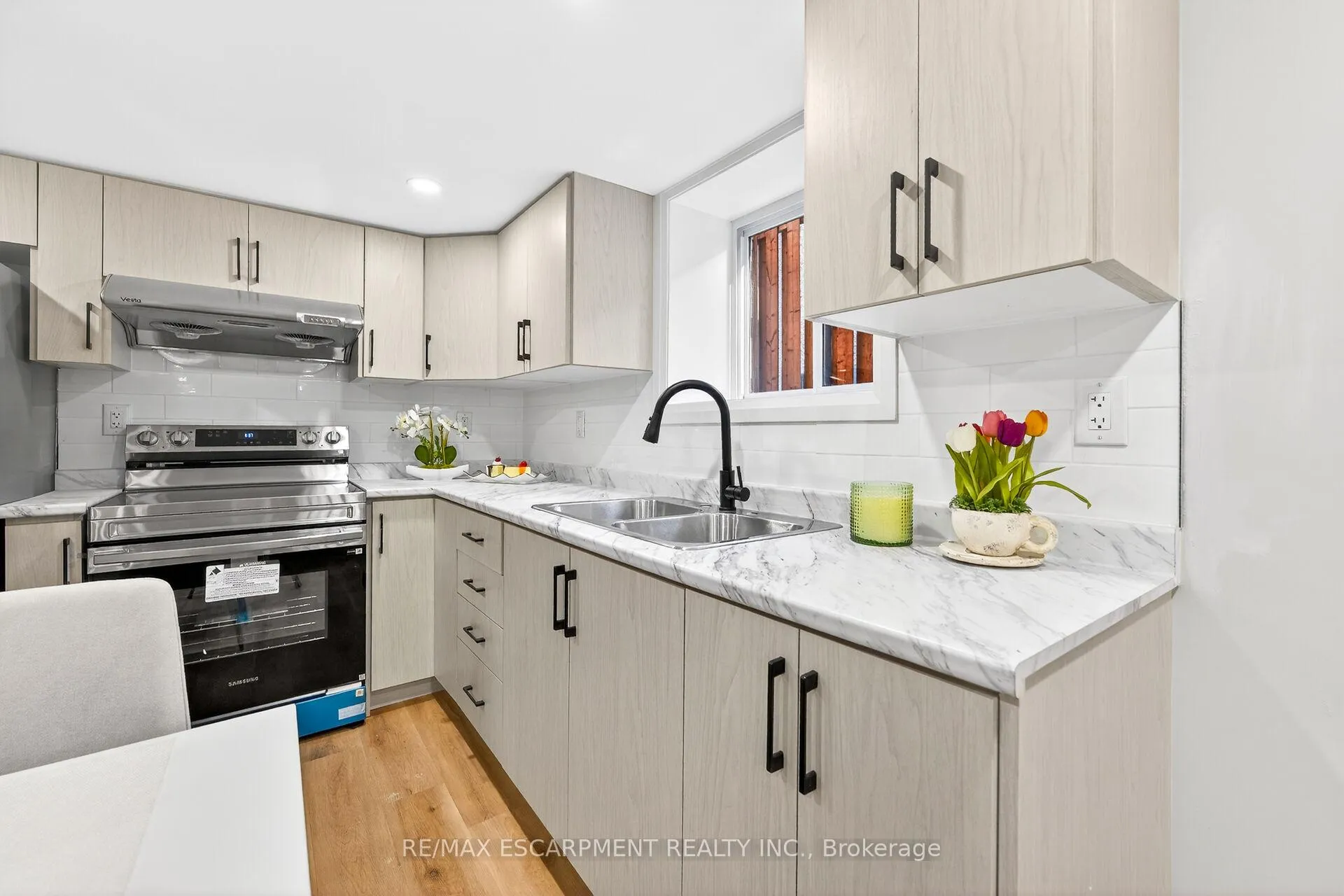 Photo 34 of 262 Broadway Avenue, Hamilton, Ainslie Wood — HOMEH