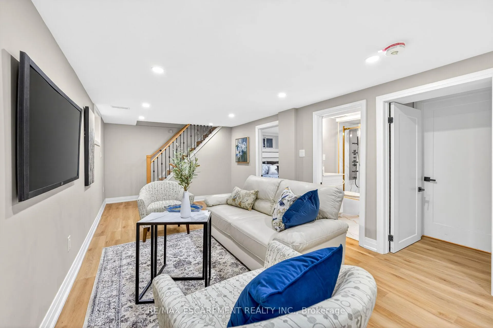 Photo 35 of 262 Broadway Avenue, Hamilton, Ainslie Wood — HOMEH