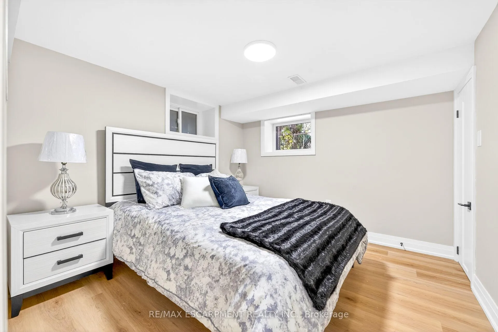 Photo 36 of 262 Broadway Avenue, Hamilton, Ainslie Wood — HOMEH