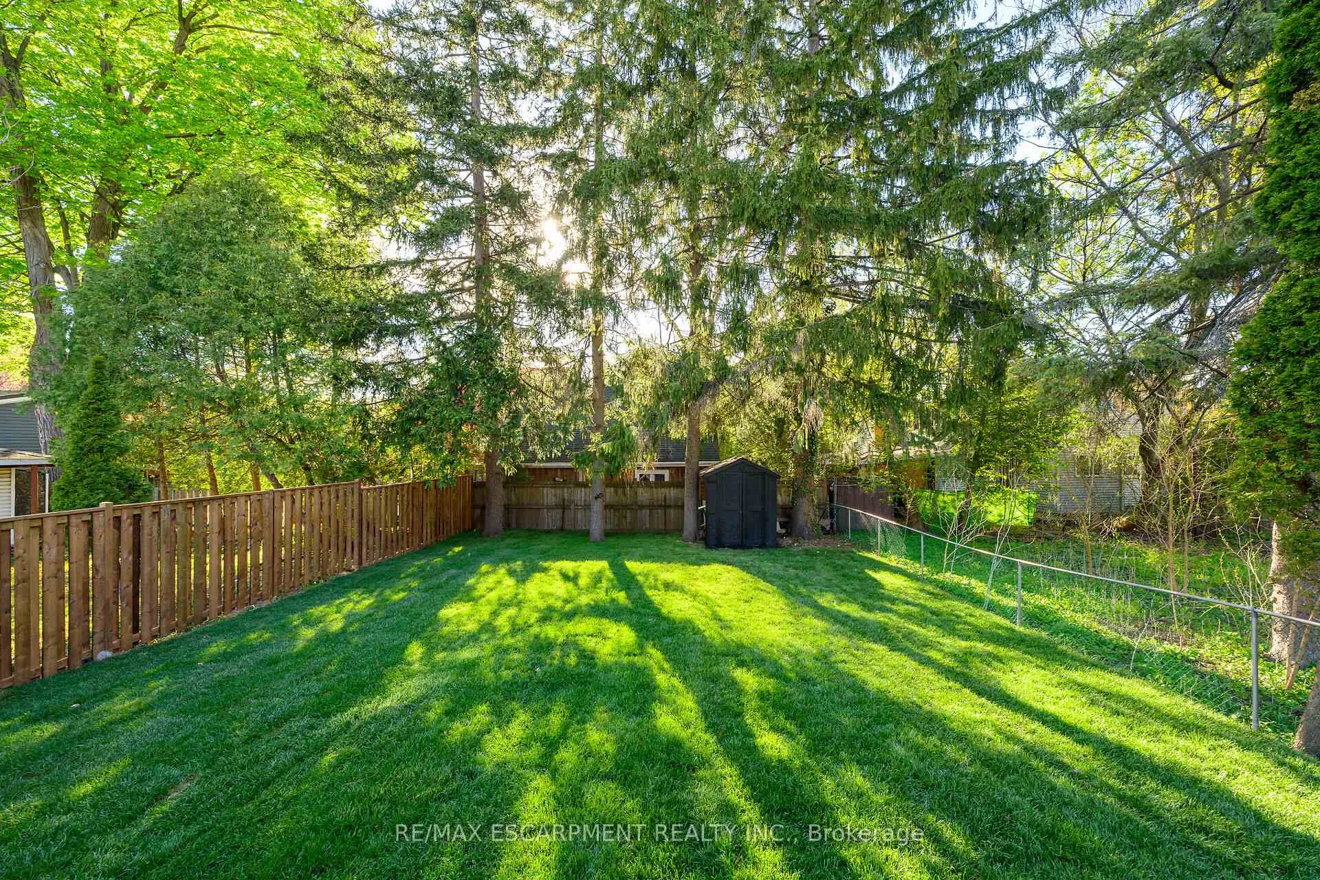 Photo 43 of 262 Broadway Avenue, Hamilton, Ainslie Wood — HOMEH