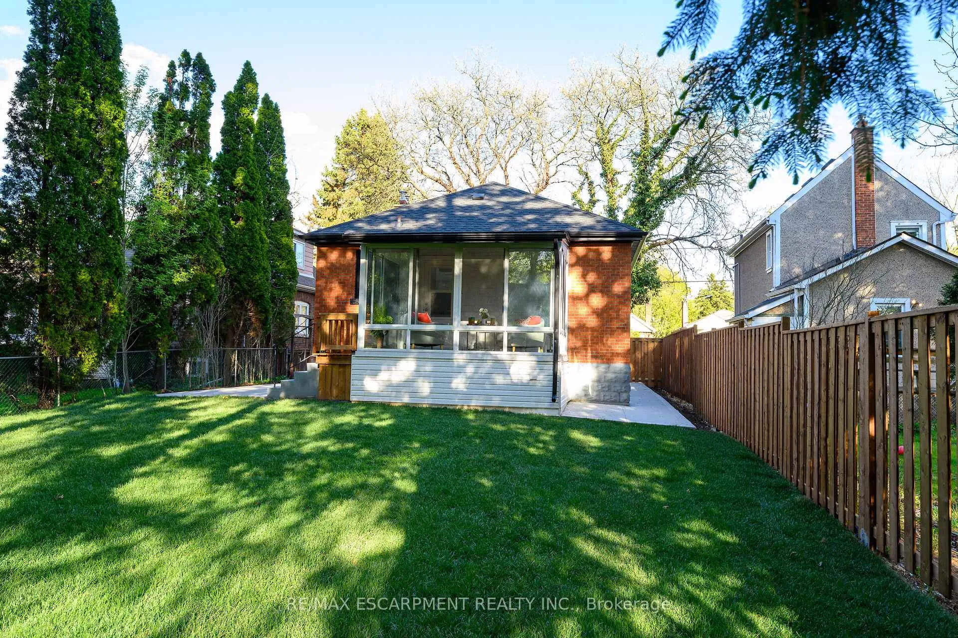 Photo 46 of 262 Broadway Avenue, Hamilton, Ainslie Wood — HOMEH