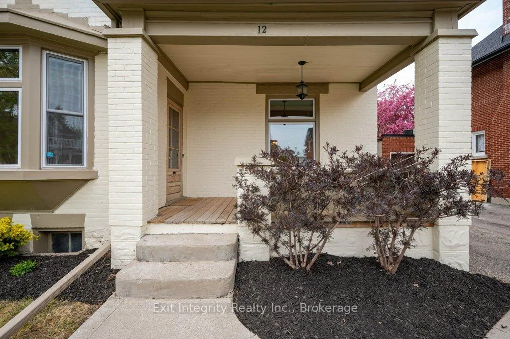 Photo 5 of 12 Clarence Place, Kitchener — HOMEH