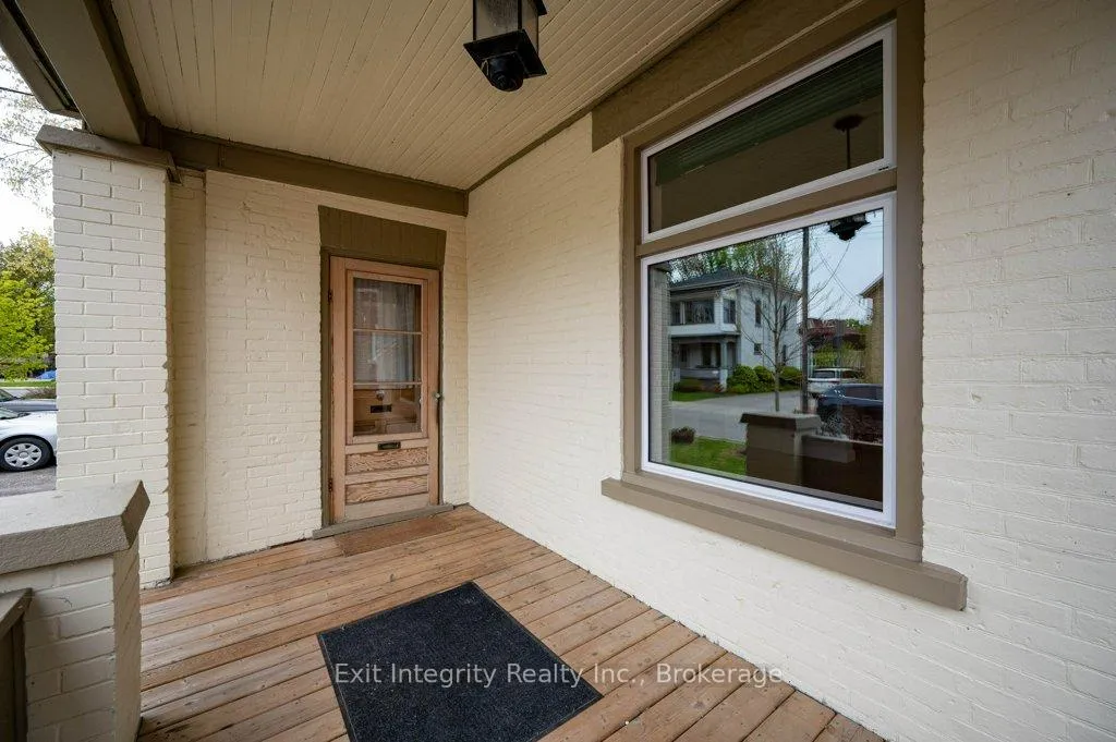 Photo 6 of 12 Clarence Place, Kitchener — HOMEH