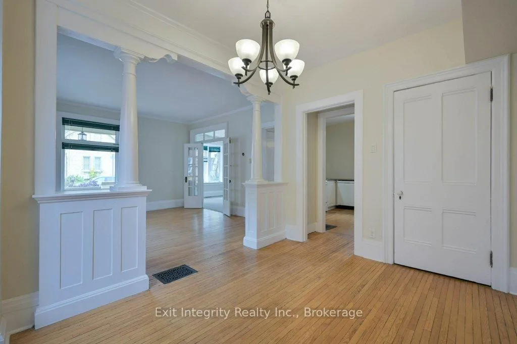 Photo 13 of 12 Clarence Place, Kitchener — HOMEH