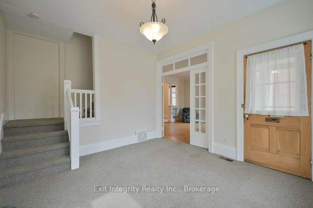 Photo 17 of 12 Clarence Place, Kitchener — HOMEH