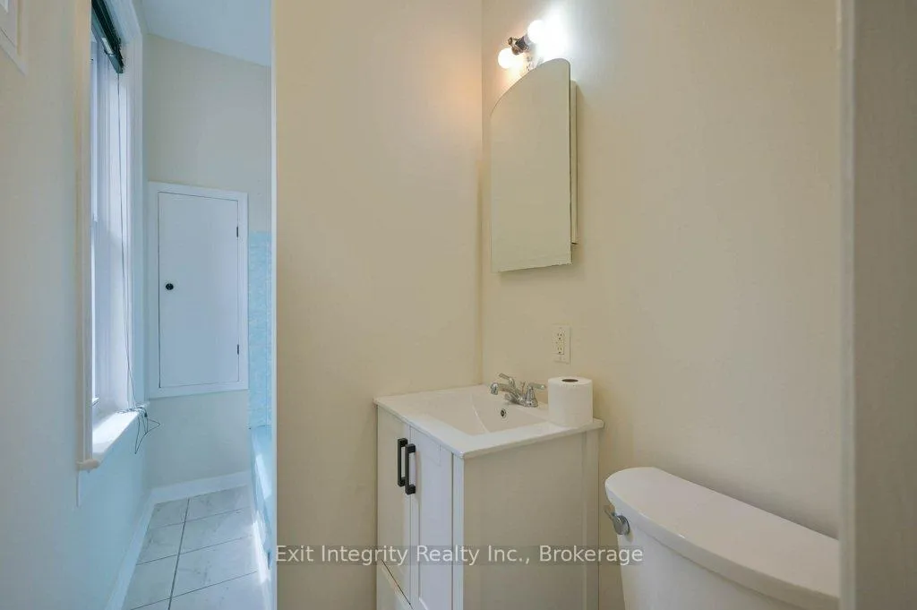 Photo 18 of 12 Clarence Place, Kitchener — HOMEH