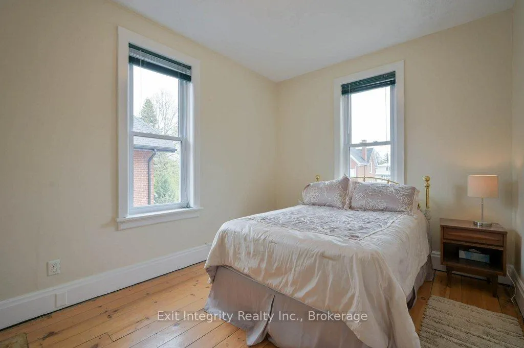 Photo 23 of 12 Clarence Place, Kitchener — HOMEH