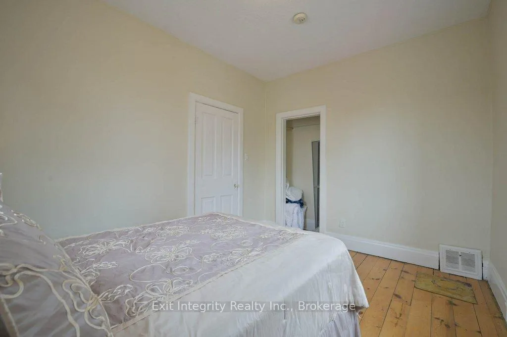 Photo 24 of 12 Clarence Place, Kitchener — HOMEH