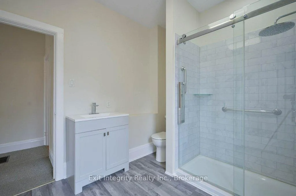 Photo 25 of 12 Clarence Place, Kitchener — HOMEH