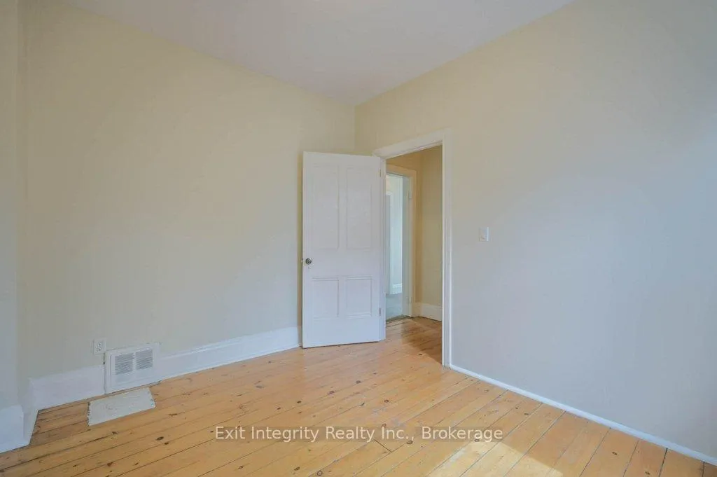 Photo 28 of 12 Clarence Place, Kitchener — HOMEH