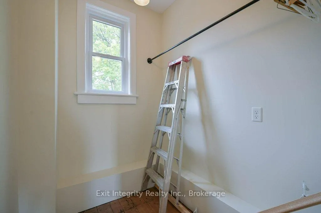 Photo 29 of 12 Clarence Place, Kitchener — HOMEH