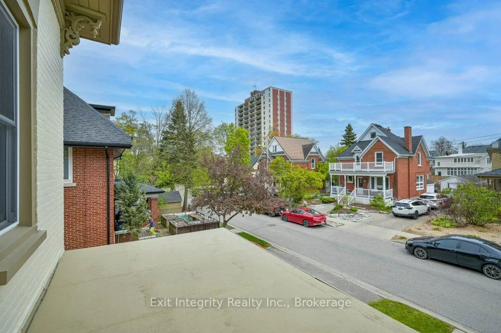 Photo 31 of 12 Clarence Place, Kitchener — HOMEH