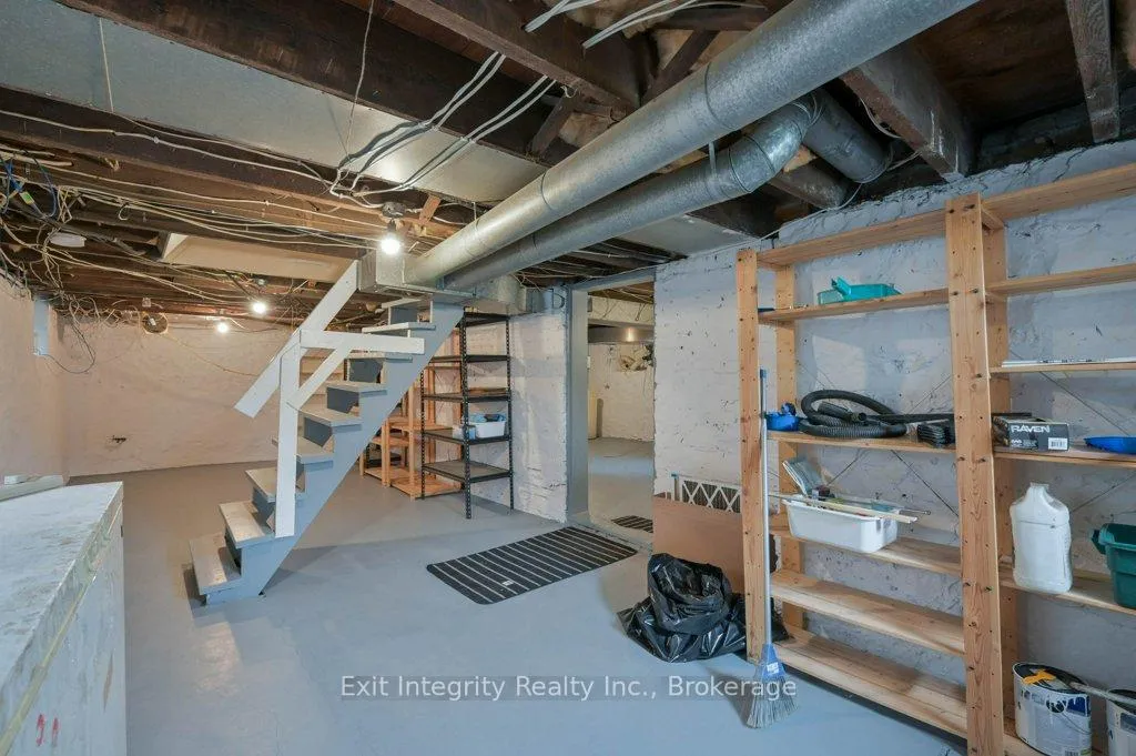 Photo 33 of 12 Clarence Place, Kitchener — HOMEH