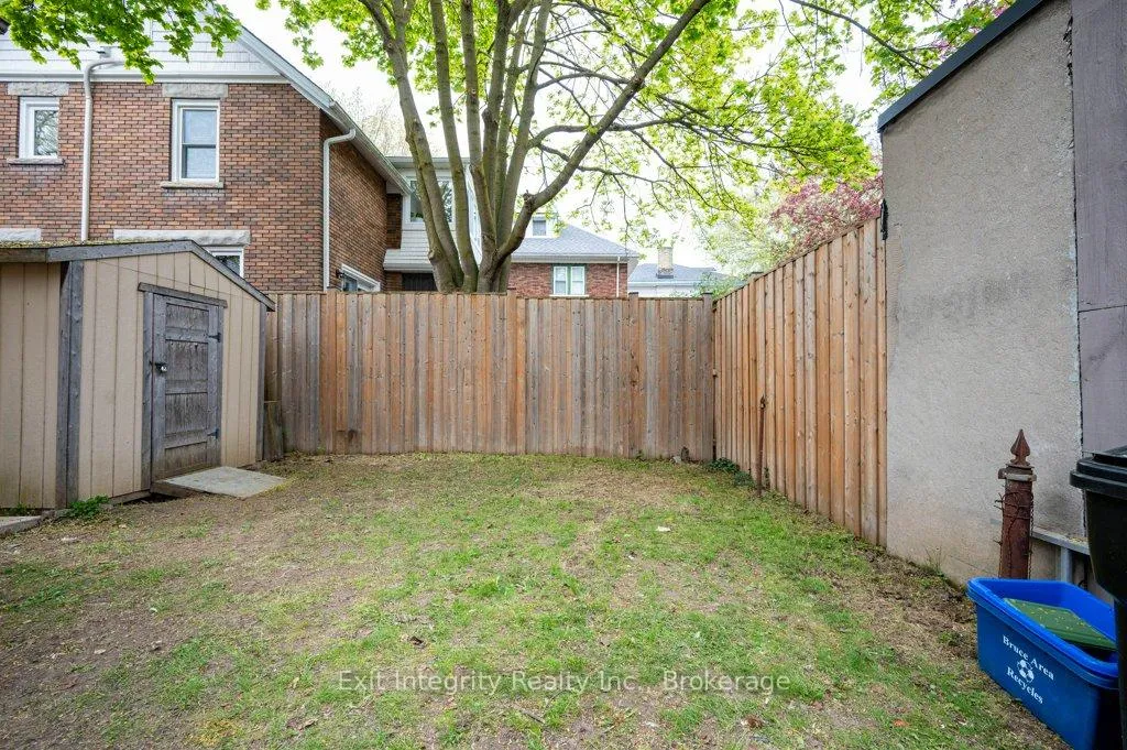 Photo 36 of 12 Clarence Place, Kitchener — HOMEH