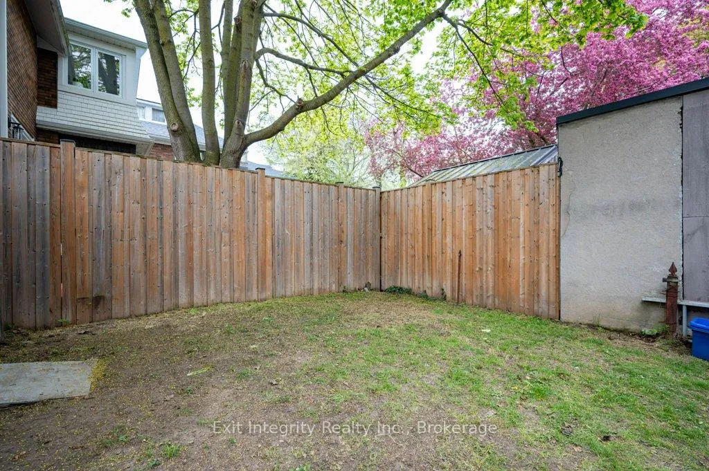 Photo 39 of 12 Clarence Place, Kitchener — HOMEH