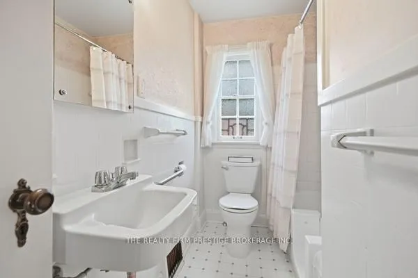 Photo 24 of 25 Carfrae Crescent, London, South F — HOMEH