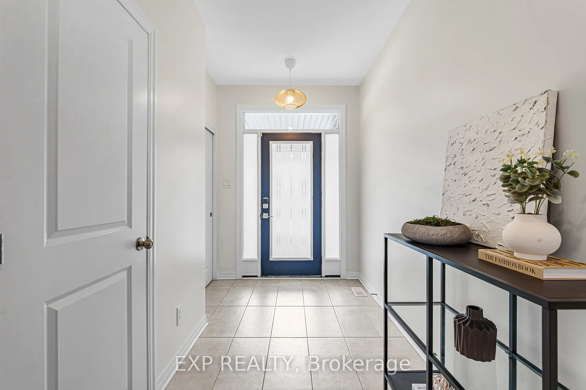 Photo 4 of 320 Broadridge Crescent, Ottawa, Mer Bleue/Bradley Estates/Anderson Park — HOMEH