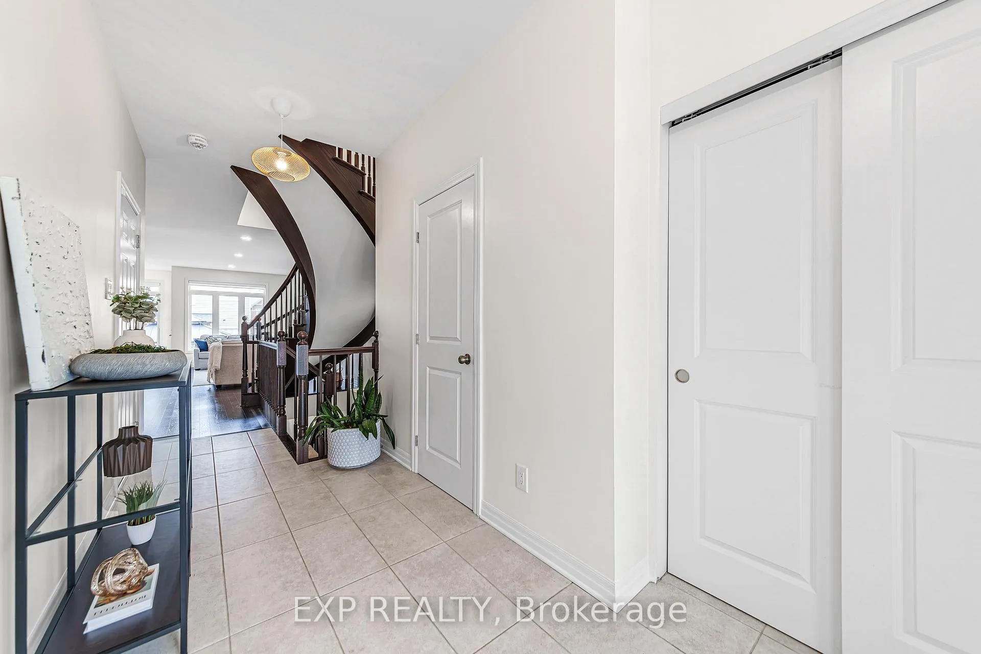 Photo 5 of 320 Broadridge Crescent, Ottawa, Mer Bleue/Bradley Estates/Anderson Park — HOMEH