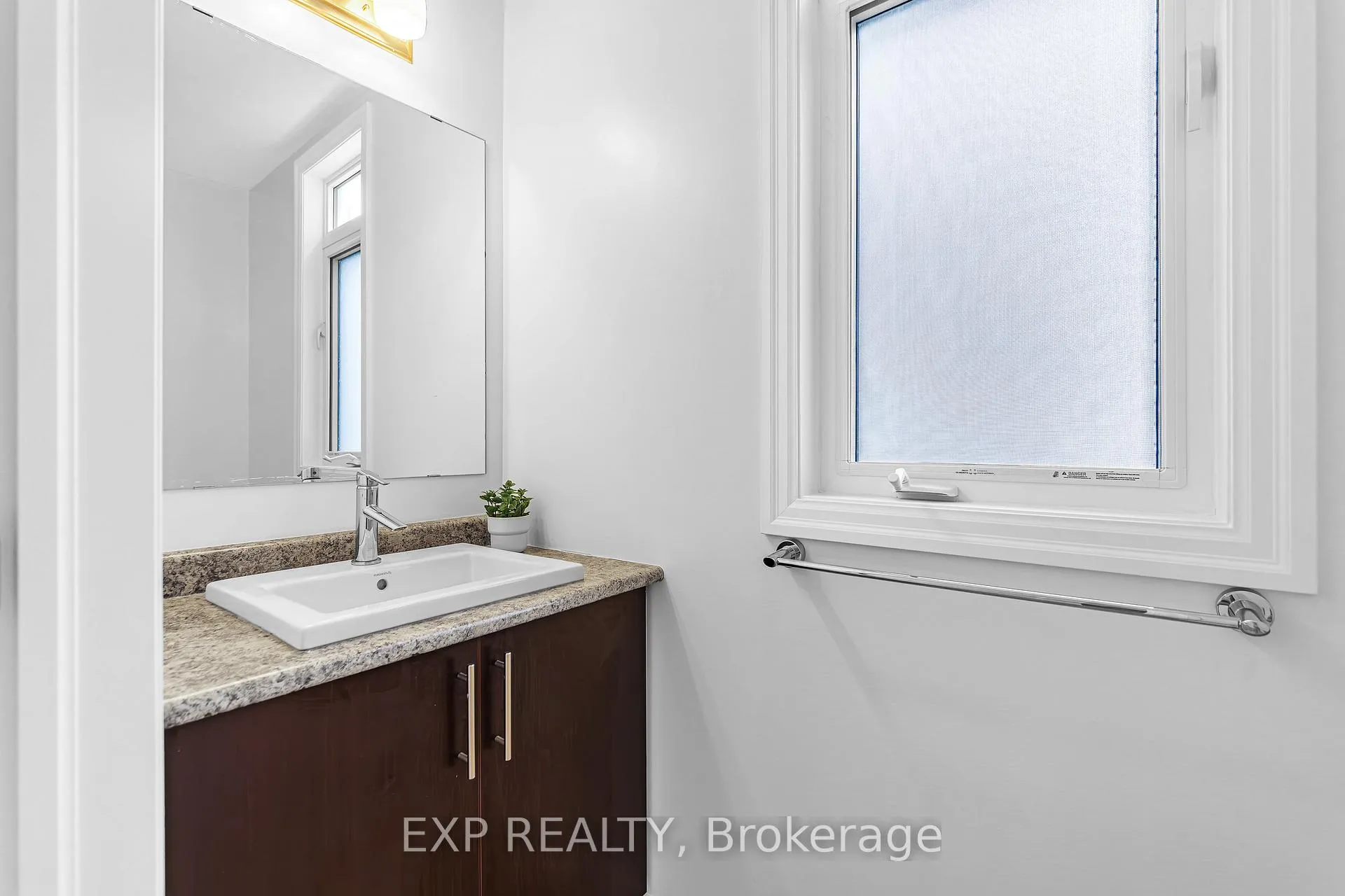 Photo 6 of 320 Broadridge Crescent, Ottawa, Mer Bleue/Bradley Estates/Anderson Park — HOMEH