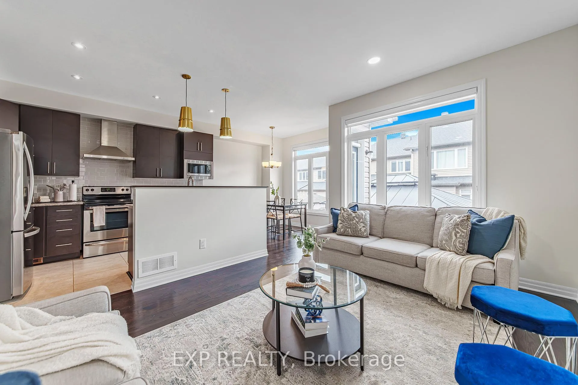 Photo 12 of 320 Broadridge Crescent, Ottawa, Mer Bleue/Bradley Estates/Anderson Park — HOMEH