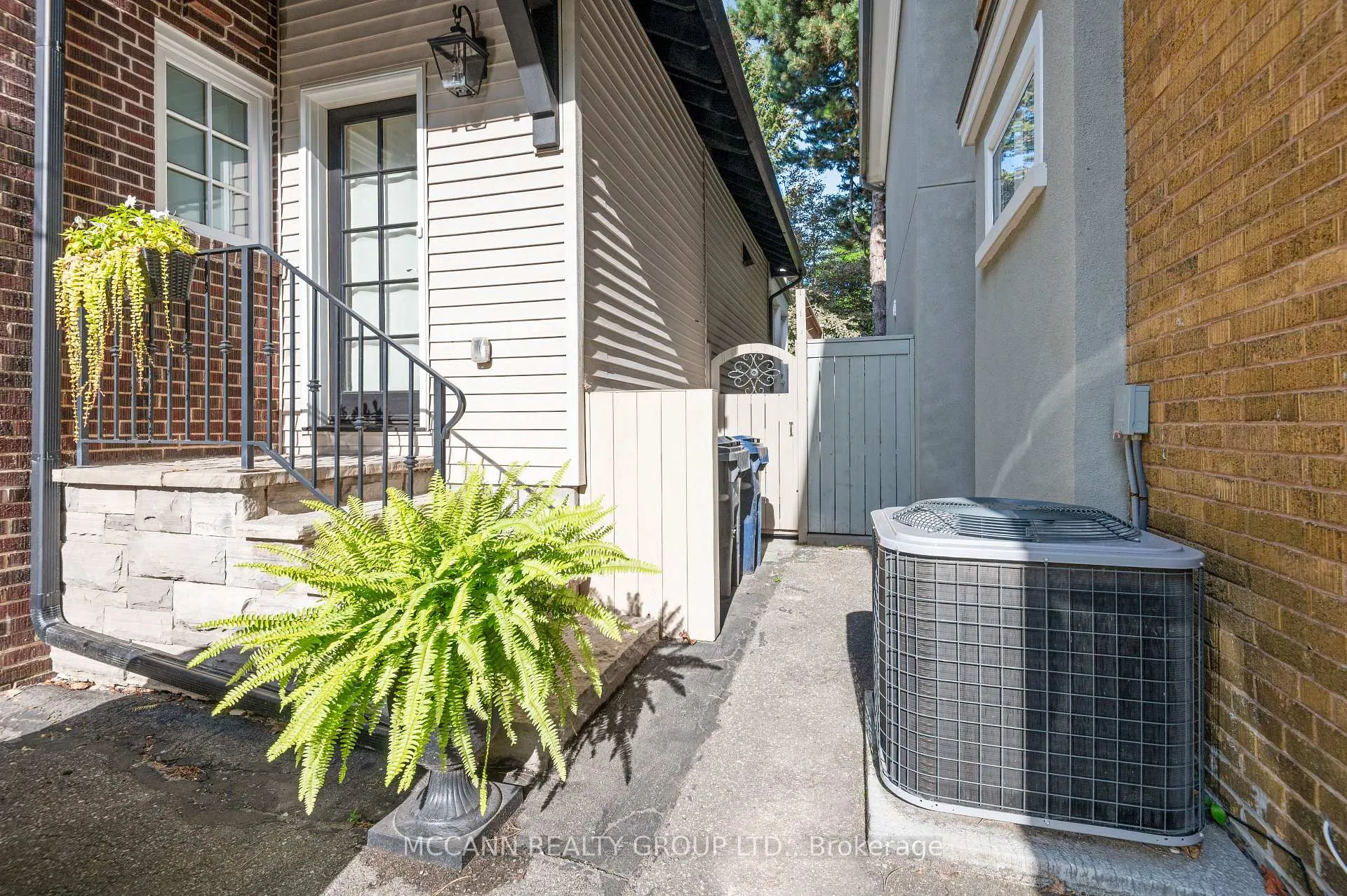 Photo 15 of 45 Lascelles Boulevard, Toronto, Yonge-Eglinton — HOMEH