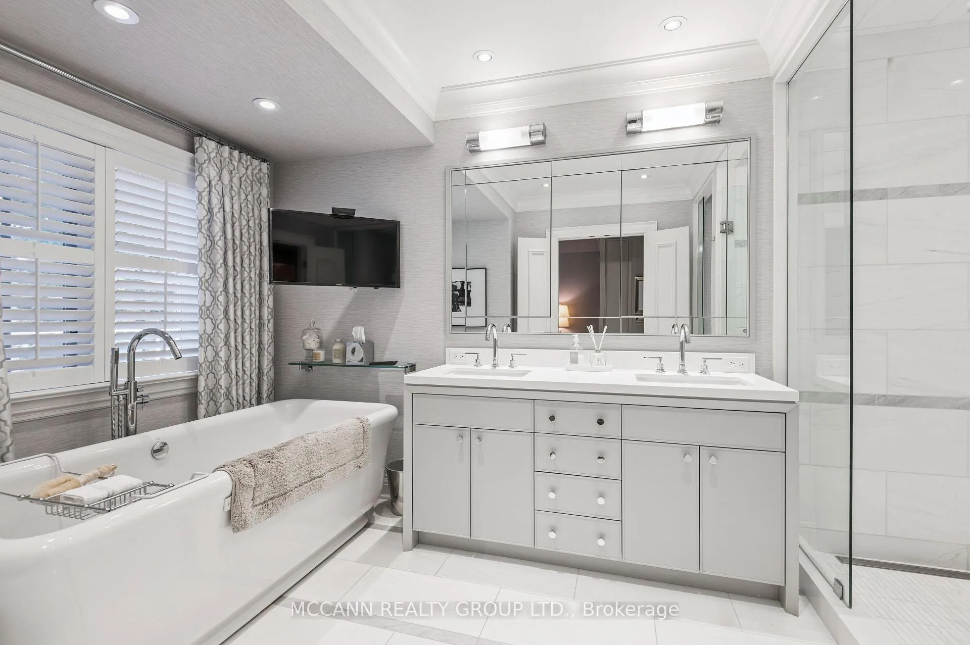 Photo 23 of 45 Lascelles Boulevard, Toronto, Yonge-Eglinton — HOMEH