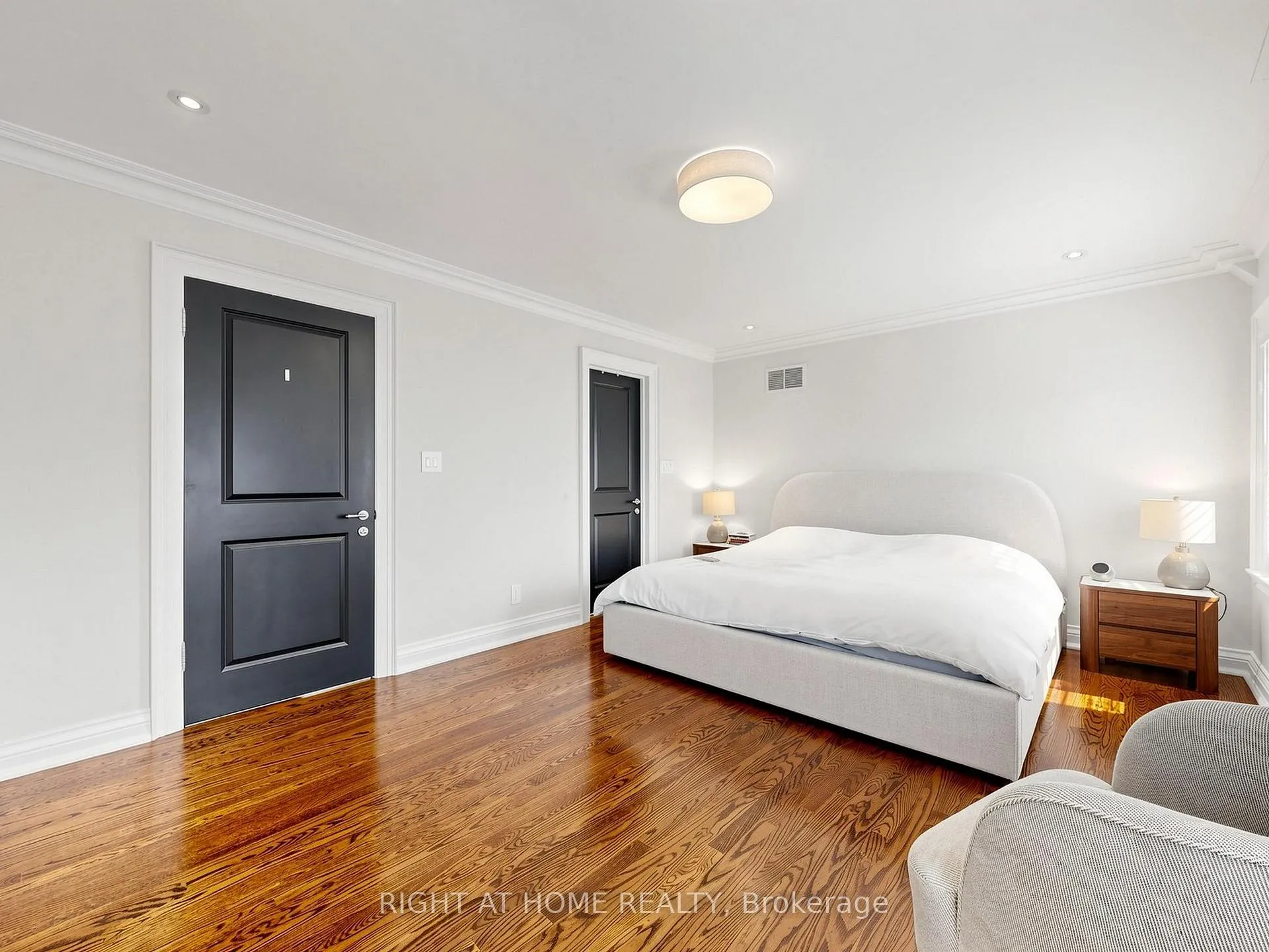 Photo 18 of 155 Rumsey Road, Toronto, Leaside — HOMEH